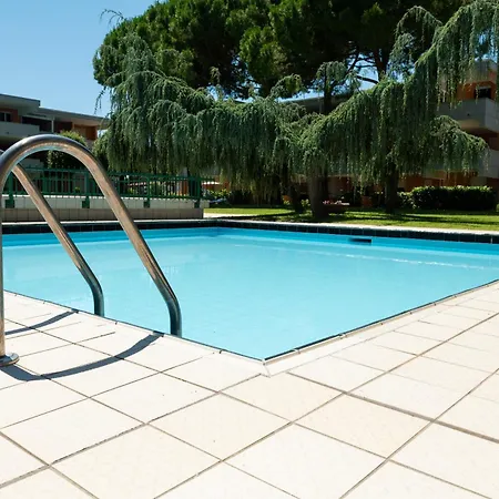 Monolocale Con Piscina E Terrazzo-residence Solarium